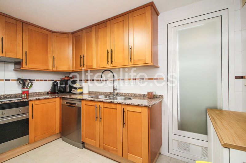 Foto cfba9d19-033b-4305-8d42-5311808b5add. Apartament amb xemeneia calefacció aparcament a Altea ciudad Altea
