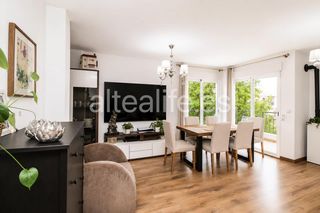 Apartamento  Camí de l'algar. Amplio apartamento reformado en garganes altea