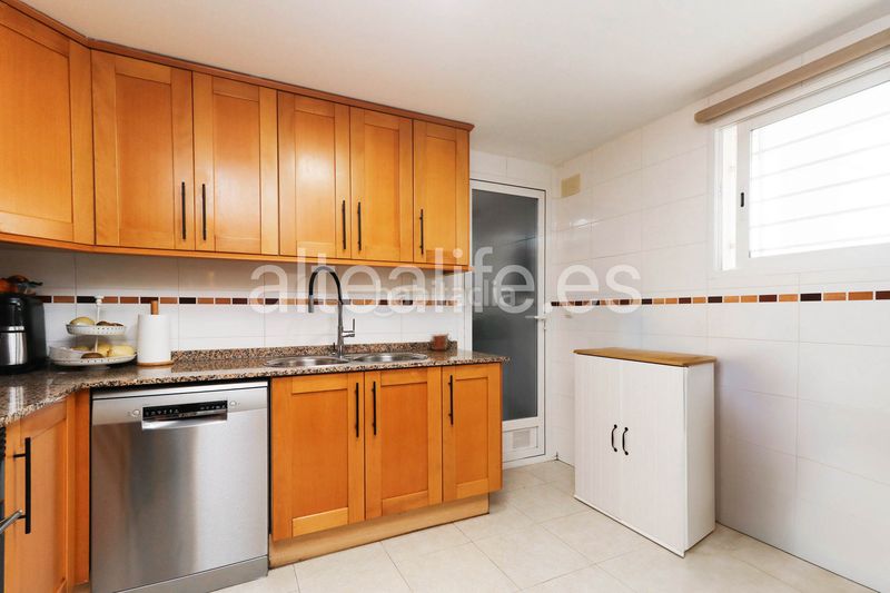 Foto f94bf92c-4b02-4cf8-b008-69ea01c290ca. Apartament amb xemeneia calefacció aparcament a Altea ciudad Altea