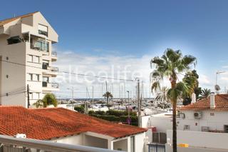 Appartement  Carrer pla d'albes. Amplio apartamento en esquina en el puerto de altea