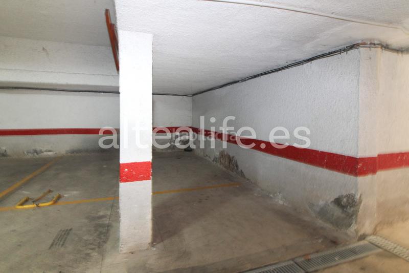 Foto 7d2b9f77-b0f2-41db-bf71-1f84e5fa11c5. Aparcament cotxe a L´Albir Alfàs del Pi (l´)
