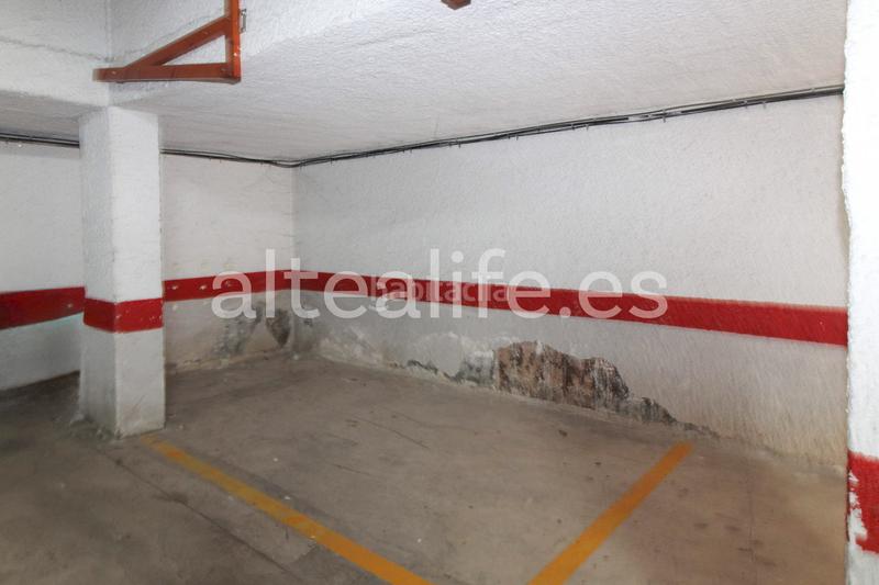 Foto f178cd9b-b5d7-41b4-bfb1-fd4c94b130df. Aparcament cotxe a L´Albir Alfàs del Pi (l´)