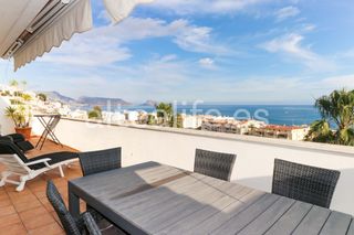 Lloguer Àtic  Carrer menut. Ático con vistas frontales al mar en balcón de altea