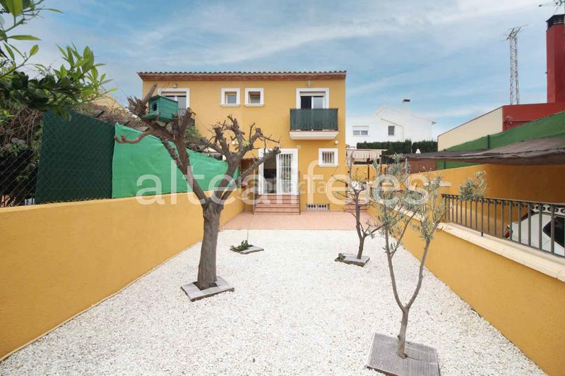 Foto 3b1de7e7-38cb-4ad0-8c52-8438053b2376. Casa amb aparcament a Montebello - Nou Espai Nucia (la)