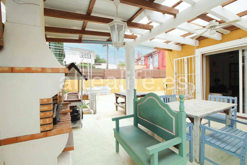 Foto bd9733f2-8123-4a20-8a0d-6d3fb5a63310. Casa amb aparcament a Montebello - Nou Espai Nucia (la)