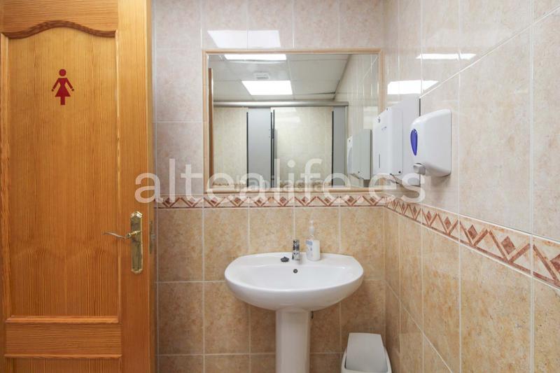 Foto 6534991c-d0d3-4deb-8f21-2d6d9d6c24dc. Local comercial a Altea ciudad Altea