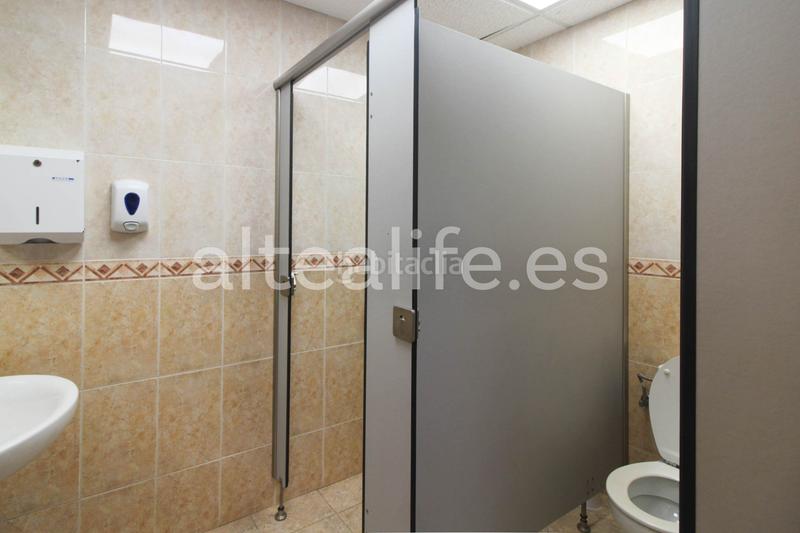 Foto a44ec180-5e01-47f9-a1c6-31feddbf1a1b. Local comercial a Altea ciudad Altea