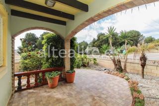 Xalet  Calle sevilla. Villa con 2 dormitorios y piscina en la zona de polop