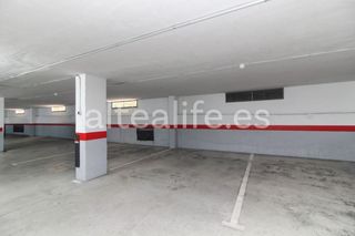 Lloguer Aparcament cotxe  Carrer la tella. Garaje de 15 m2 en la zona de garganes