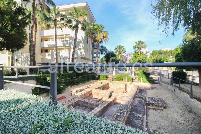 Foto 860d9a3f-b0b1-4fc1-8028-2efc582d67d3. Apartament amb calefacció aparcament piscina a L´Albir Alfàs del Pi (l´)