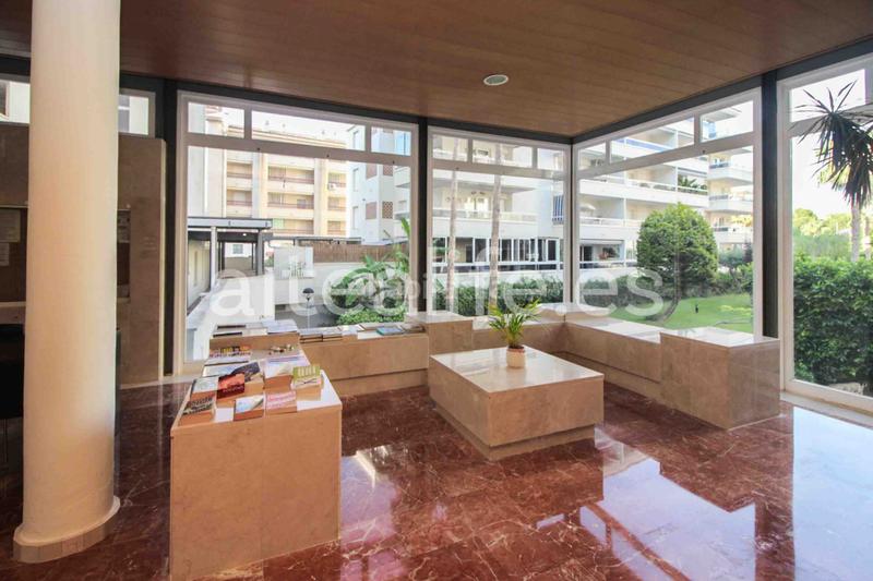 Foto fc07f3df-d2a3-4a78-a686-68b1fbc484b3. Apartament amb calefacció aparcament piscina a L´Albir Alfàs del Pi (l´)