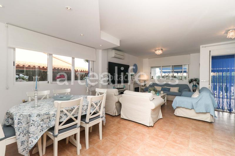 Foto 7b3832db-e756-4c31-838e-ba347930170d. Casa a schiera con riscaldamento parcheggio piscina in Alfàs del Pi (l´)