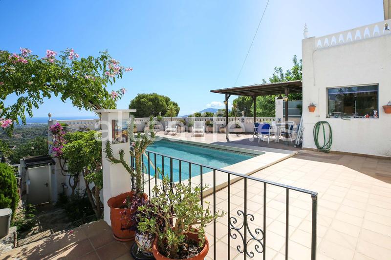 Foto 12f0d1c8-ee93-41b3-a6c9-0795e827f17f. Location chalet avec cheminée chauffage piscine dans Nucia (la)
