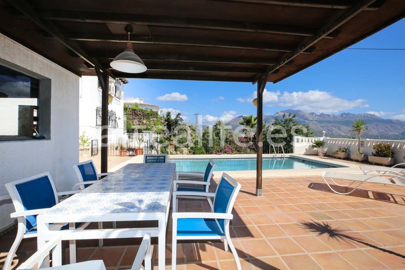 Foto 5c3c3d0f-b1e0-40ec-833a-14079b4e4495. Location chalet avec cheminée chauffage piscine dans Nucia (la)