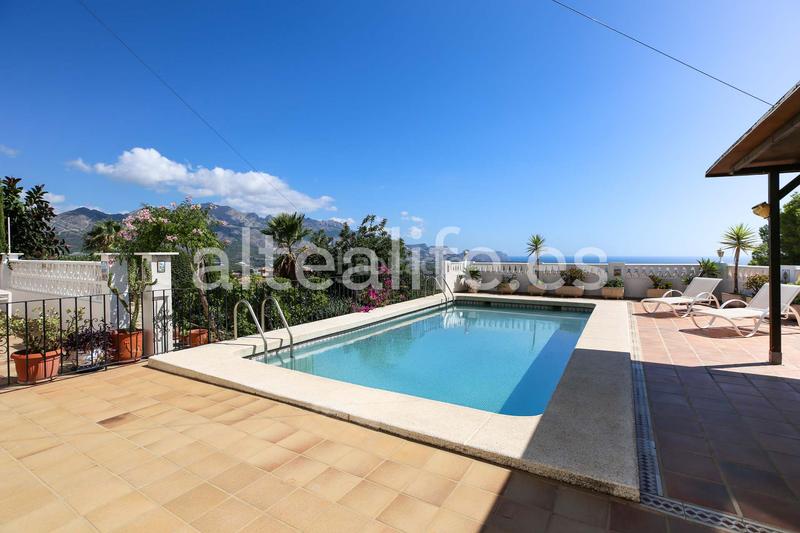 Foto df36d063-c019-4220-a31c-1a45d156c8d1. Location chalet avec cheminée chauffage piscine dans Nucia (la)