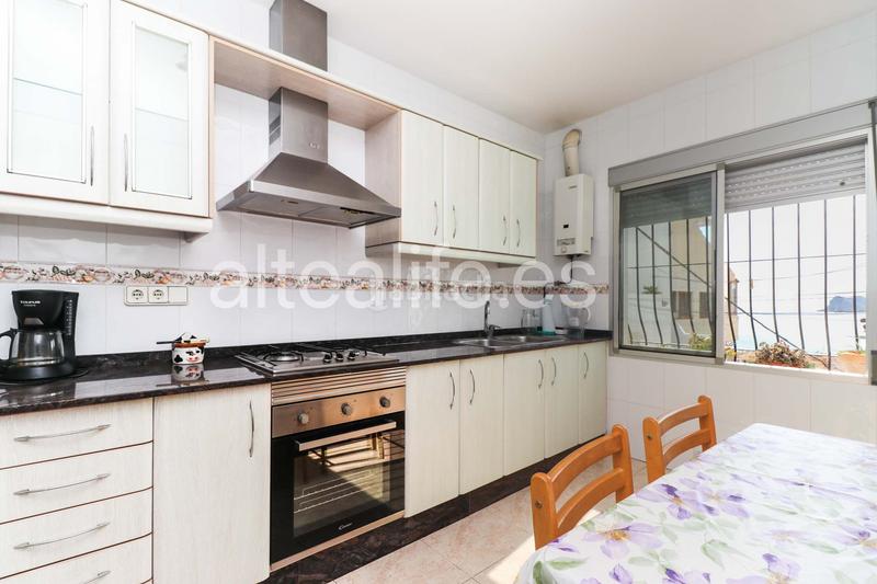 Foto 7e655c7b-624f-40fa-93f6-74bcd8515f49. Casa adossada a Altea ciudad Altea