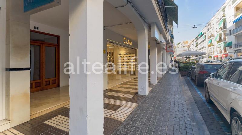 Foto 53a19c30-25a0-4405-8b9d-c4b5cbe6f890. Location local commercial dans Altea ciudad Altea