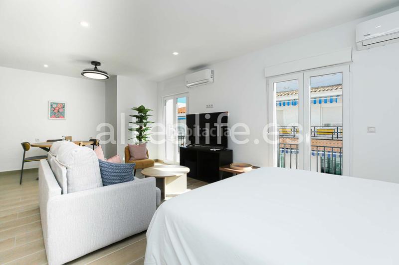 Foto 18b5a1db-d08c-4055-8ade-7765cc28fec9. Alquiler estudio en carrer ametllers 1 luminoso estudio con balcón en la zona avenida la nucia en Altea