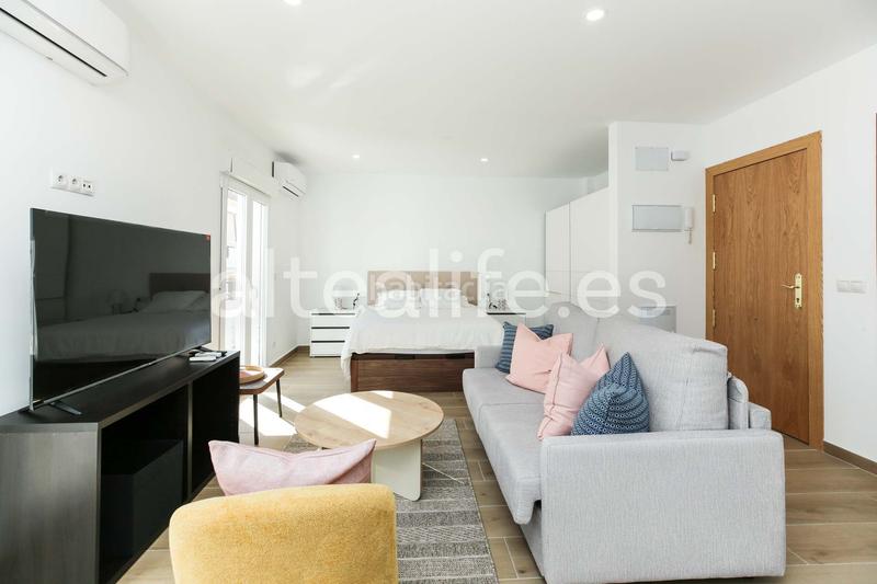 Foto bf98c2c6-7cbb-44cd-a001-547cff68cc7b. Alquiler estudio en carrer ametllers 1 luminoso estudio con balcón en la zona avenida la nucia en Altea