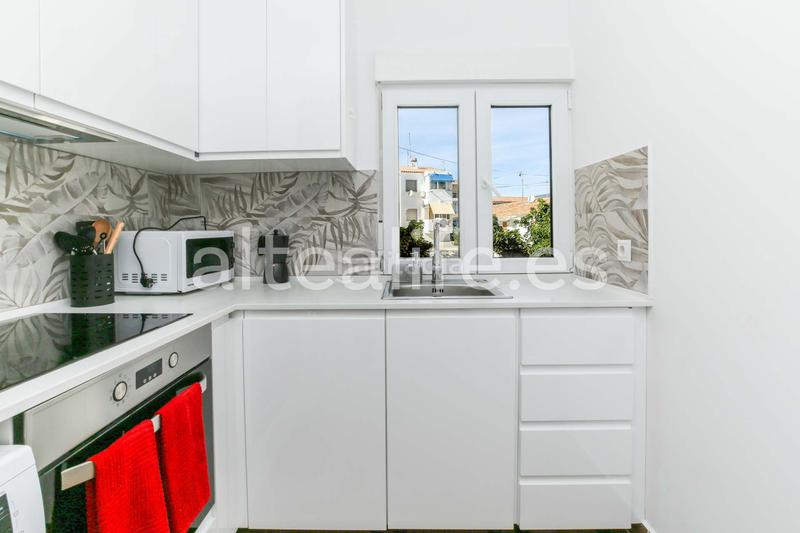 Foto 45d996ac-5d96-4e6c-8c9c-a03851f7785d. Alquiler apartamento  con 2 dormitorios en la zona de avenida la nucía en Altea