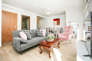 Location Studio  Carrer ametllers. Luminoso estudio con balcón en la zona avenida la nucia