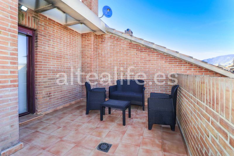 Foto 4fd8c1b4-3f85-4221-b900-6441abc0cf6e. Casa adossada amb xemeneia calefacció aparcament piscina a Nucia (la)