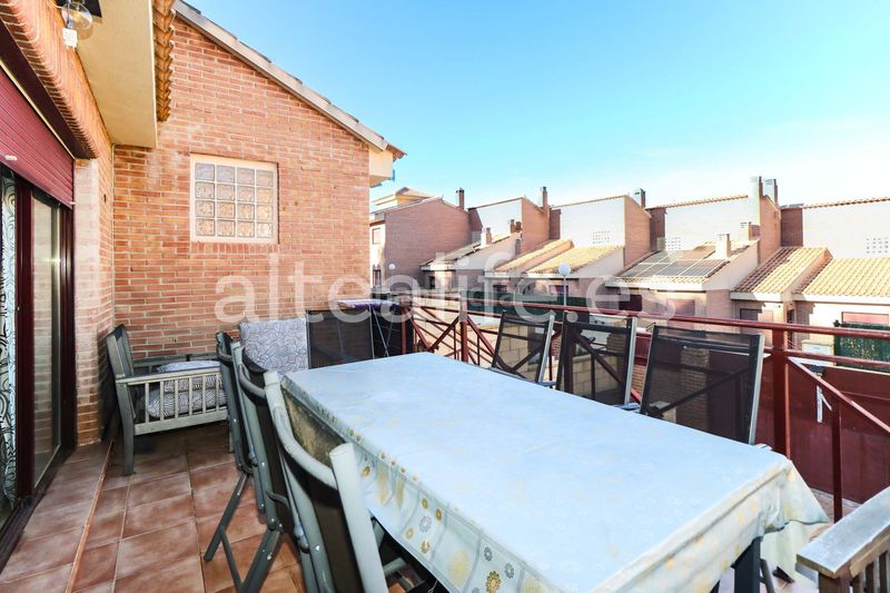 Foto 92746e68-3f7d-485c-8258-3651d90ad9a1. Casa adossada amb xemeneia calefacció aparcament piscina a Nucia (la)