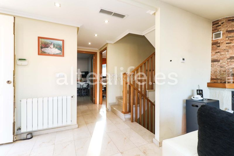 Foto c2e89703-7994-4dd1-8d99-926e9a884ede. Casa adossada amb xemeneia calefacció aparcament piscina a Nucia (la)