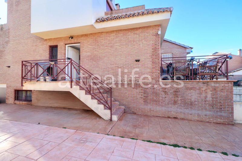 Foto fbeb3ef3-cfd8-4e4b-b316-3fba2101be48. Casa adossada amb xemeneia calefacció aparcament piscina a Nucia (la)