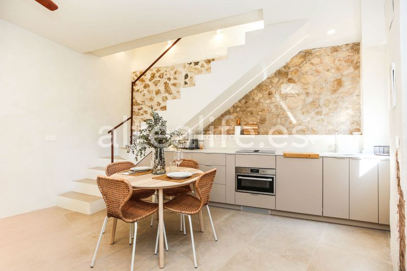 Foto 6b492611-90c6-47ff-b44c-0fe1ec5e72a0. Casa adossada amb xemeneia a Altea ciudad Altea