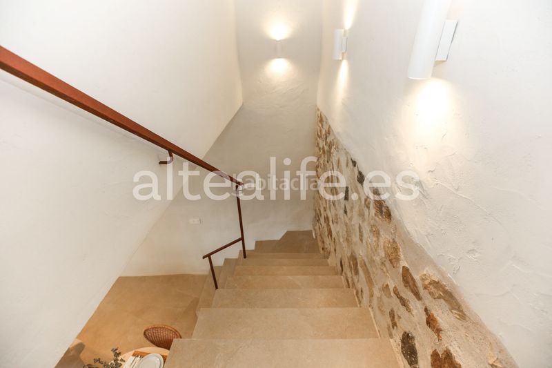 Foto 6d4c96eb-3ac4-47dc-ab14-7a3af9aec98f. Casa adossada amb xemeneia a Altea ciudad Altea