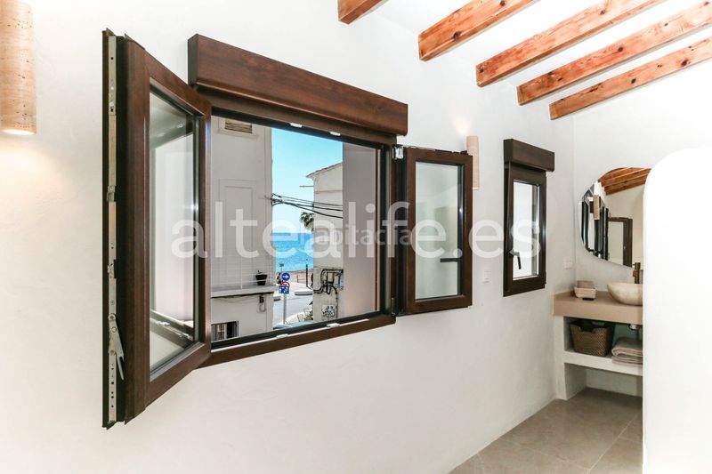 Foto 6d860255-3fe1-429a-acb4-57e7dffcee68. Casa adossada amb xemeneia a Altea ciudad Altea