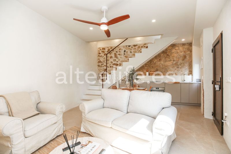 Foto 8d4000c7-944e-4bac-b04c-fc6199776622. Casa adossada amb xemeneia a Altea ciudad Altea