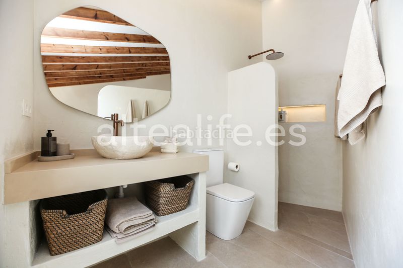 Foto c29f19f7-6820-4fb4-a17f-bbbc1c351674. Casa adossada amb xemeneia a Altea ciudad Altea