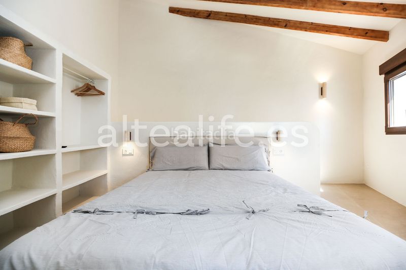 Foto e863b054-a583-4723-b633-ae3903df490a. Casa adossada amb xemeneia a Altea ciudad Altea