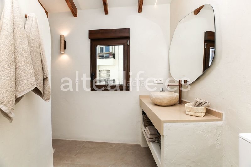 Foto f1ccd36a-41af-4720-bbe8-e02136880bb3. Casa adossada amb xemeneia a Altea ciudad Altea