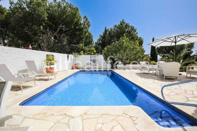 Foto 10baa39f-e982-4c5f-af49-441f9c5f77f4. Xalet a carrer bassa 10 a Altea la vella Altea