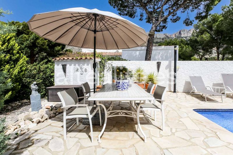 Foto b6699e45-3296-48d8-83a1-ee54e4ac0080. Xalet a carrer bassa 10 a Altea la vella Altea