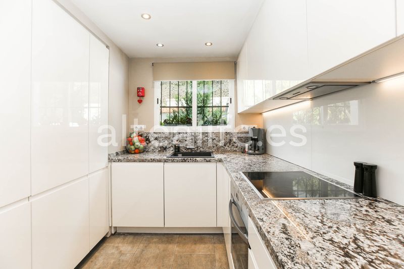 Foto d8aee93a-1925-4f95-812b-a2007279478c. Xalet a carrer bassa 10 a Altea la vella Altea