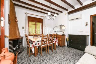 Maison jumelée  Carrer sant ferran. Casa de pueblo en venta en polop con garaje y buhardilla | gran