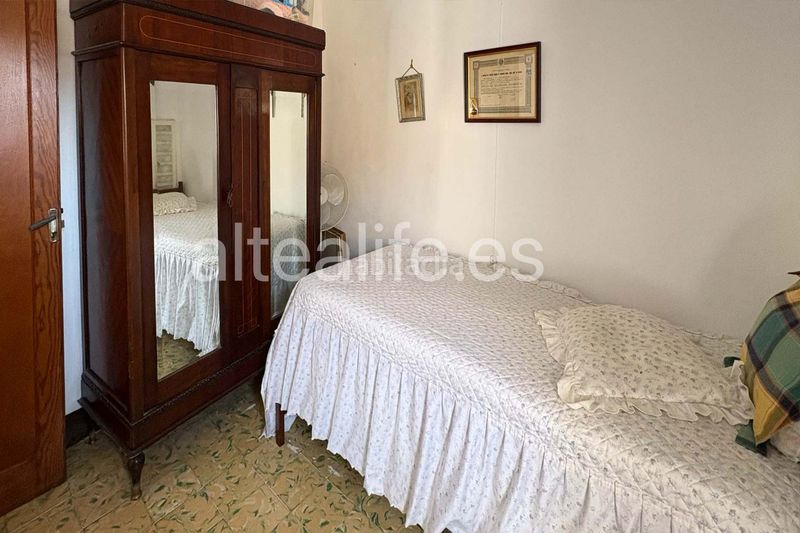 Foto 0fd8fbf0-5982-4117-a1ee-b6a40bf39712. Casa adossada amb xemeneia aparcament a Casco urbano Polop