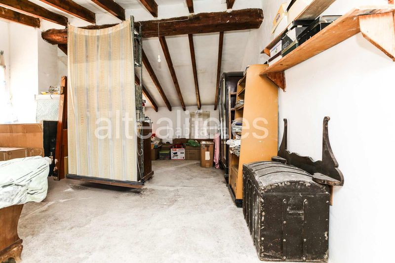 Foto 4e362872-aa98-4566-a7eb-970757d2acda. Casa adossada amb xemeneia aparcament a Casco urbano Polop