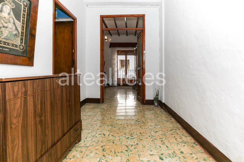 Foto 872a2b4d-c221-4747-8f43-88b921d5a699. Casa adossada amb xemeneia aparcament a Casco urbano Polop