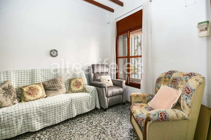 Foto b1ff5d1f-fd09-4347-b9cd-0e6136990394. Casa adossada amb xemeneia aparcament a Casco urbano Polop