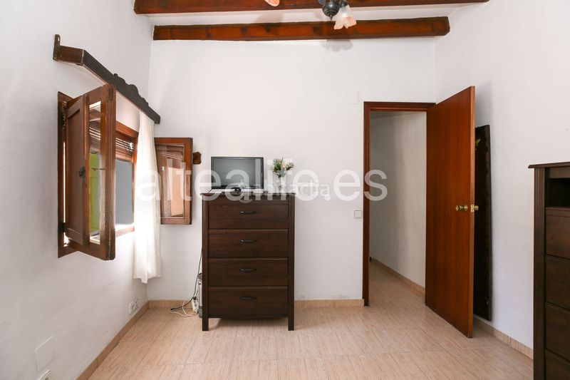 Foto b2d8874d-62a2-47cd-a231-beea655d3e37. Casa adossada amb xemeneia aparcament a Casco urbano Polop