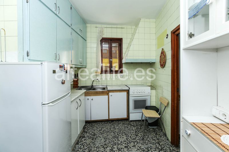 Foto d4b392a9-3b1e-40eb-bb48-11665a27c23c. Casa adossada amb xemeneia aparcament a Casco urbano Polop
