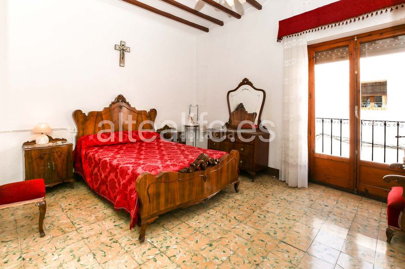 Foto e5b4fa15-1f2a-4fe6-88e5-0b10a0c5a6c8. Casa adossada amb xemeneia aparcament a Casco urbano Polop
