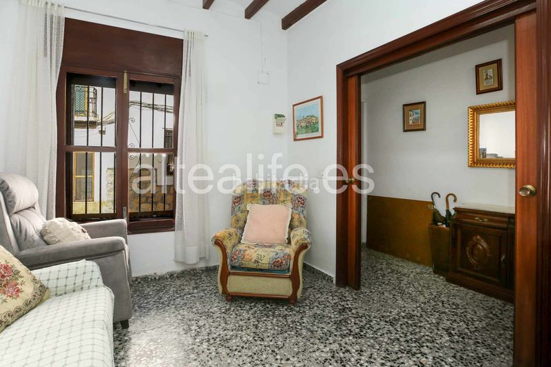 Foto e86e985c-f897-43c7-82ba-763353a3d8b2. Casa adossada amb xemeneia aparcament a Casco urbano Polop