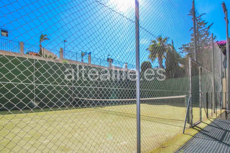 Foto 2d8fc5e6-b066-4cae-a92c-c8a47a828b86. Apartament amb aparcament piscina a Mascarat Altea