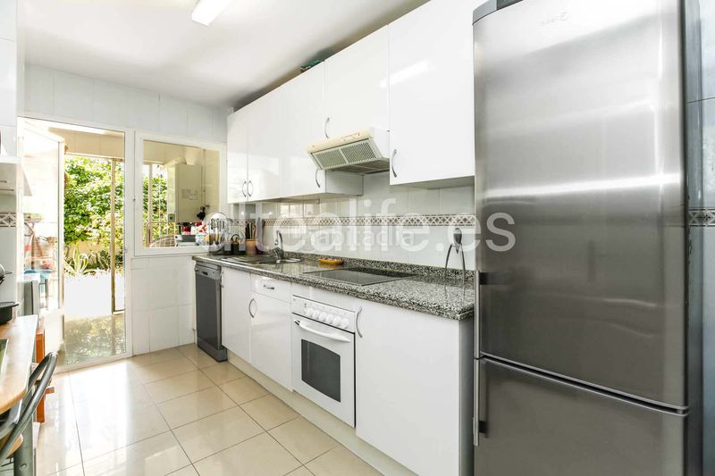 Foto 26106d97-e083-4c5c-a15f-3dcb16e6f875. Apartament amb calefacció aparcament piscina a Altea ciudad Altea